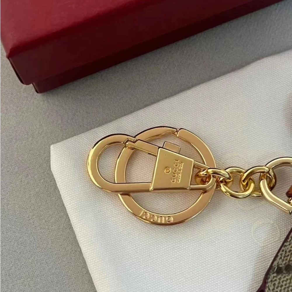 Gucci Beige/Brown Monogram Dachshund Dog Key Chain Gold Hardware New With Box - Picture 3 of 3